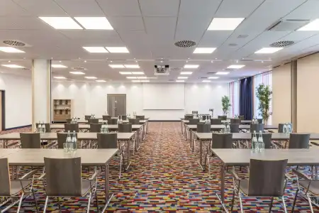 Park Inn by Radisson Neumarkt - 9
