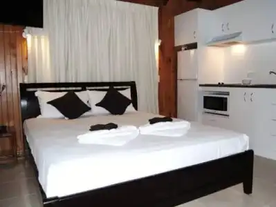 Airlie Beach Apartments - 48