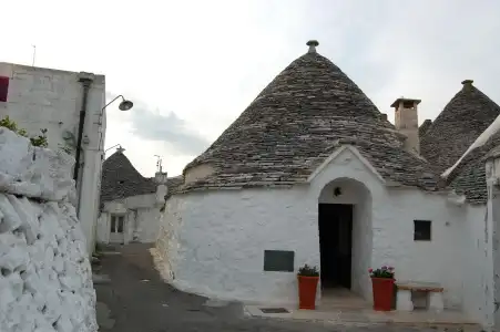 Trulli Holiday Albergo Diffuso - 38