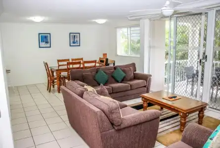 Surfers Beach Holiday Apartments - 38