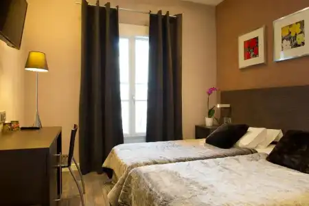 Hôtel des Arceaux - 48