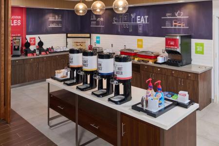 Hampton Inn Anchorage - 9