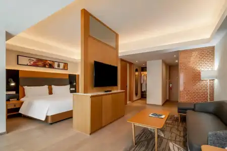 Holiday Inn Shanghai Hongqiao Central by IHG - 4