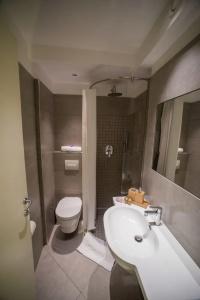 Little Italy Boutique Hostel - 51
