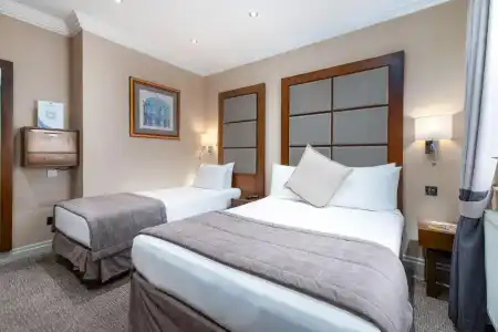Gem Langham Court - 29