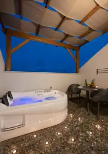 A Suite Side - 14