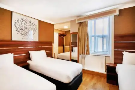 Huttons, Victoria London - 43