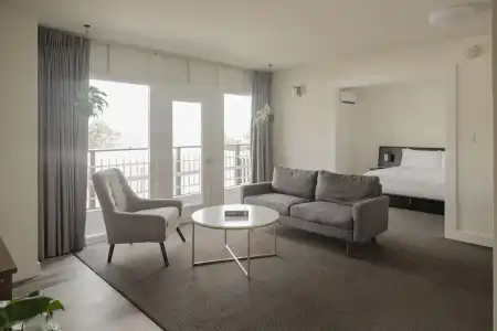 Hollywood Hills - 55