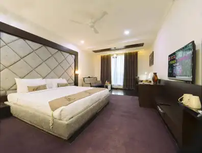Crimson Palace - 6