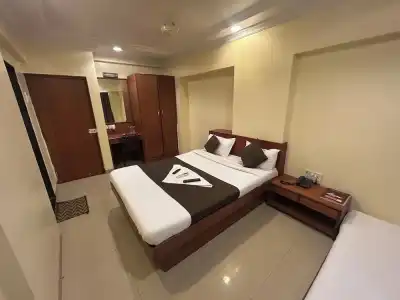 Lucky Goregaon - 31