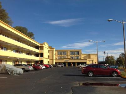 Diamond Inn and Suites - 5