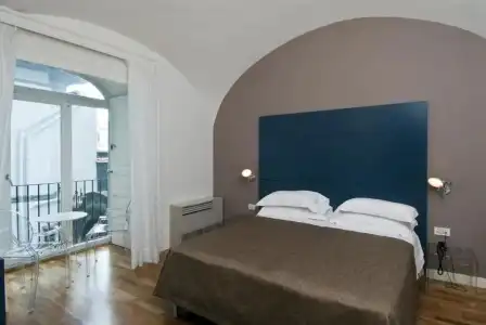 Piazza Bellini & Apartments - 123