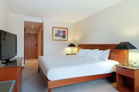 DoubleTree by Hilton Bristol North - 2