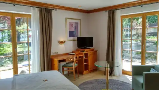 Bayerischer Hof - 77