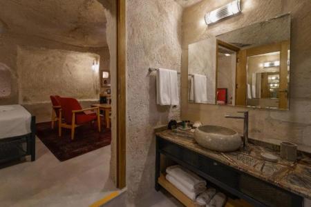 The Niche Cave - 135