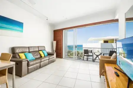 Rolling Surf Resort - 296