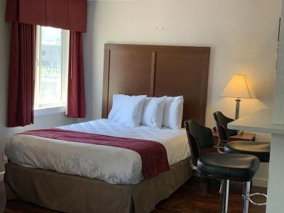 Red Carpet Inn Medford - 21