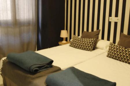 Feel Hostels Soho Malaga - 25