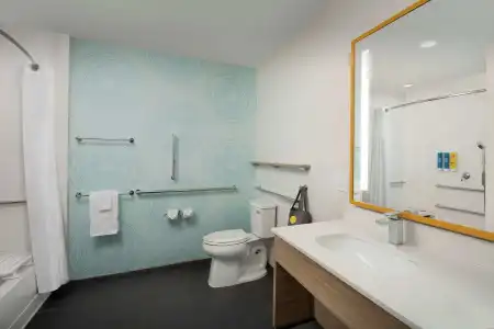 Tru by Hilton Miami West Brickell - 15