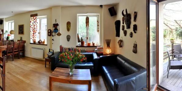 Garden House Apartments - 1