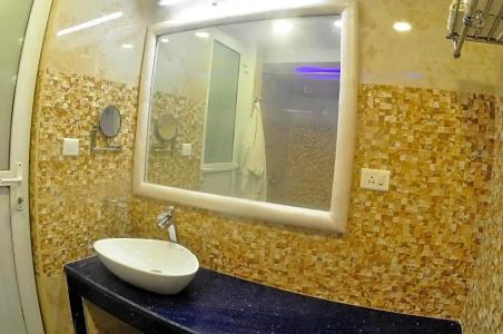Royal Penguin Boutique & Spa - 86