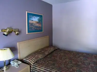 Cache Creek Inn - 3