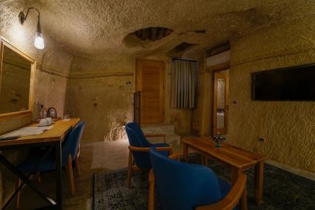 The Niche Cave - 14