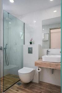 2-bed Apartment With Pool - 64