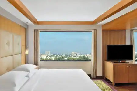 Courtyard by Marriott Chennai - 80