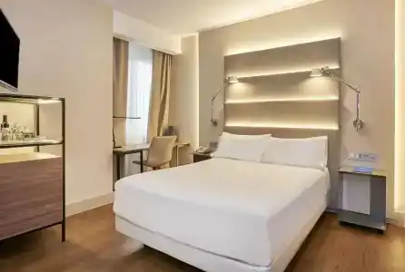 NH Sants Barcelona - 58