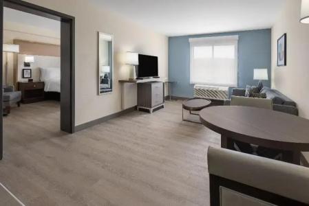 Holiday Inn & Suites RICHMOND - WEST END by IHG - 63