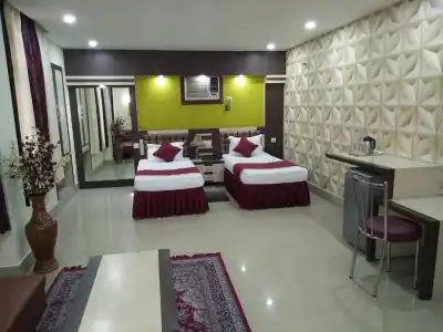 Executive Tower - 121