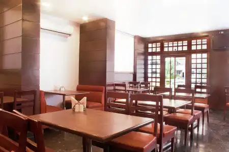 Lucky Goregaon - 10