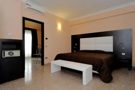 E H Suites Rome Airport - 40