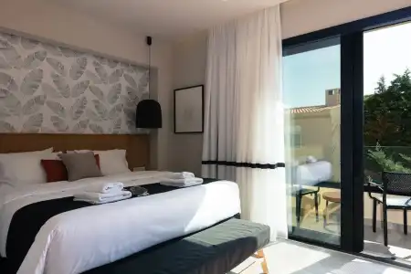 Chapter 02 Gallery Suites - 129