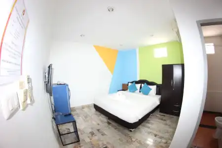 Tulip Inn - 8