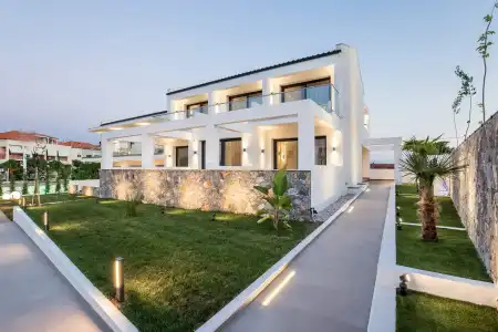 Epicentrum Suites and Villa Oasis - 0