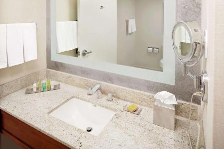 DoubleTree by Hilton South Bend - 63