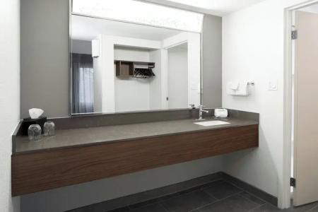 Courtyard Chesapeake Greenbrier - 58