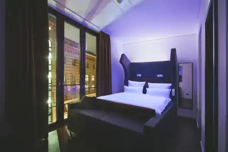 Numa Berlin Weinmeister - 52