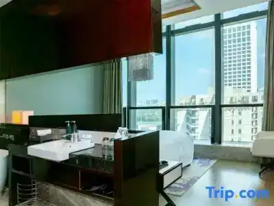 Hilton - 158