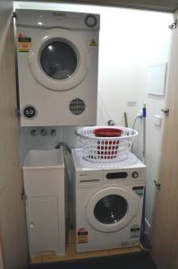 Beachside Holiday Apartments - 31