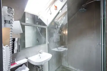 Sophie's Hostel - 116
