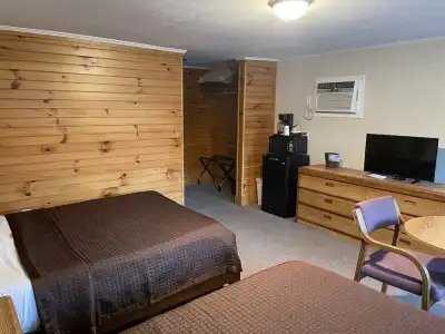 A Holiday Motel - 56