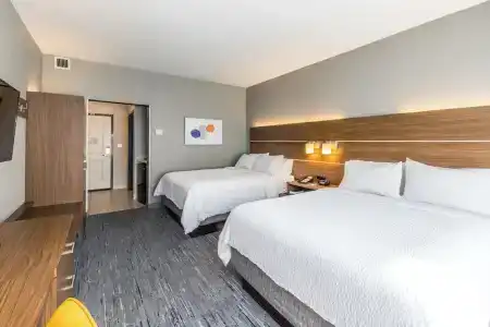 Holiday Inn Express & Suites Louisville Downtown by IHG - 76
