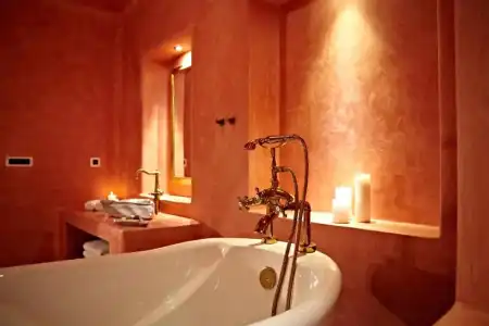 Voreina Gallery Suites - 67