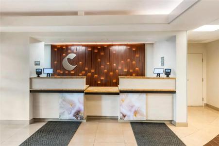 Comfort Inn & Suites Saint Louis Lafayette Square - 17