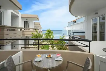 Mare Boutique - Adults Only - 38