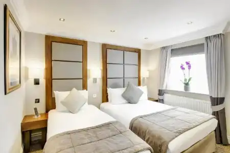 Gem Langham Court - 26
