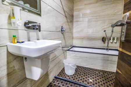 FabPrime Sapphire Inn - 35
